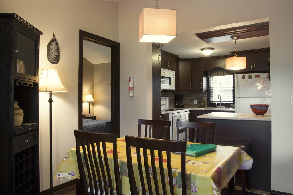 Emme Chalets Sainte-Lucie-de-Doncaster Room photo