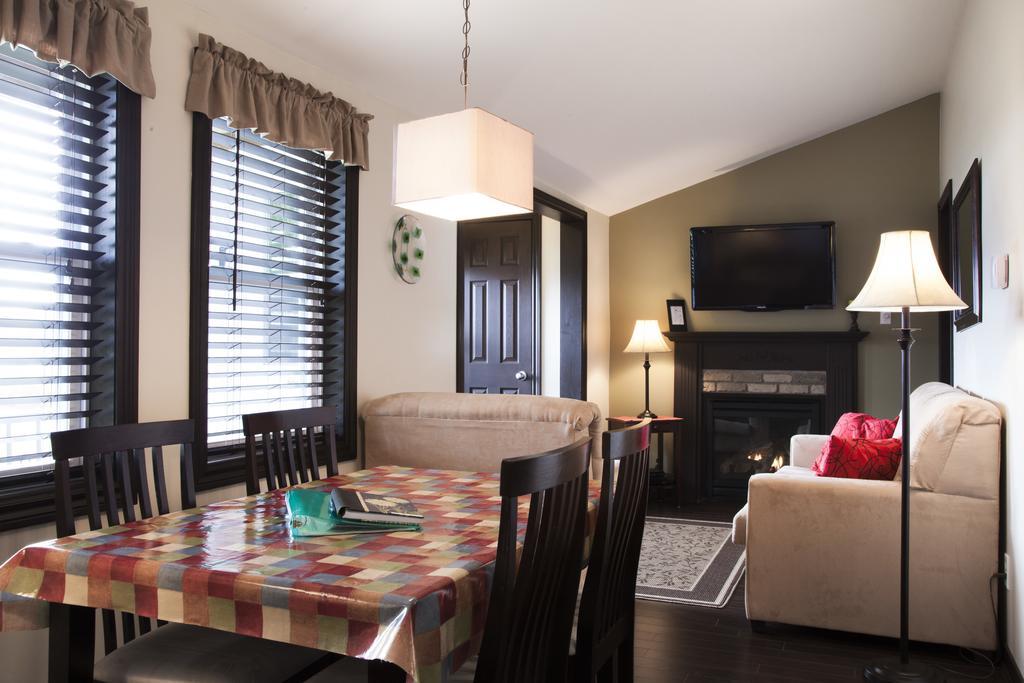 Emme Chalets Sainte-Lucie-de-Doncaster Room photo